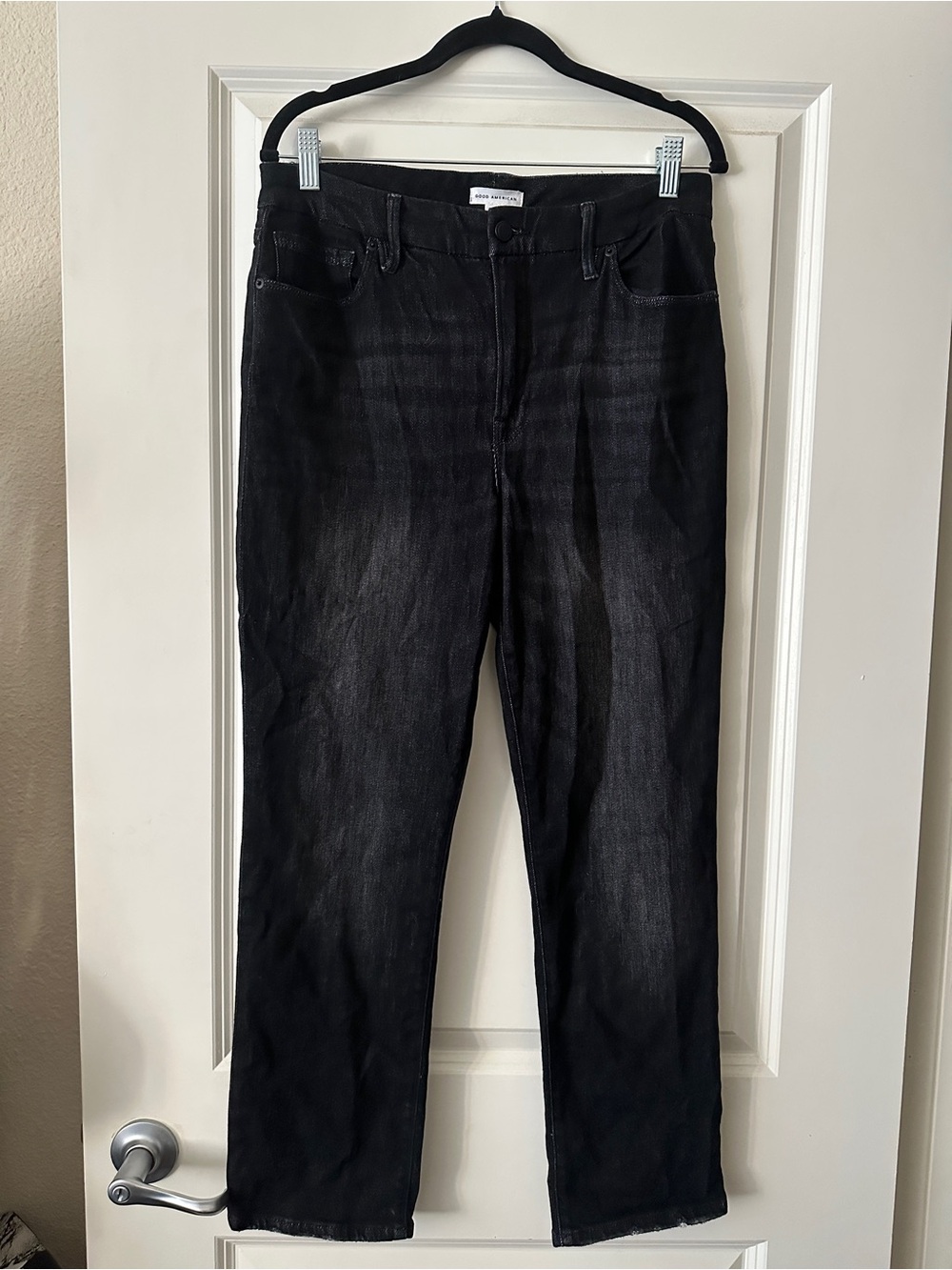 Good American Black Straight-Leg Jeans